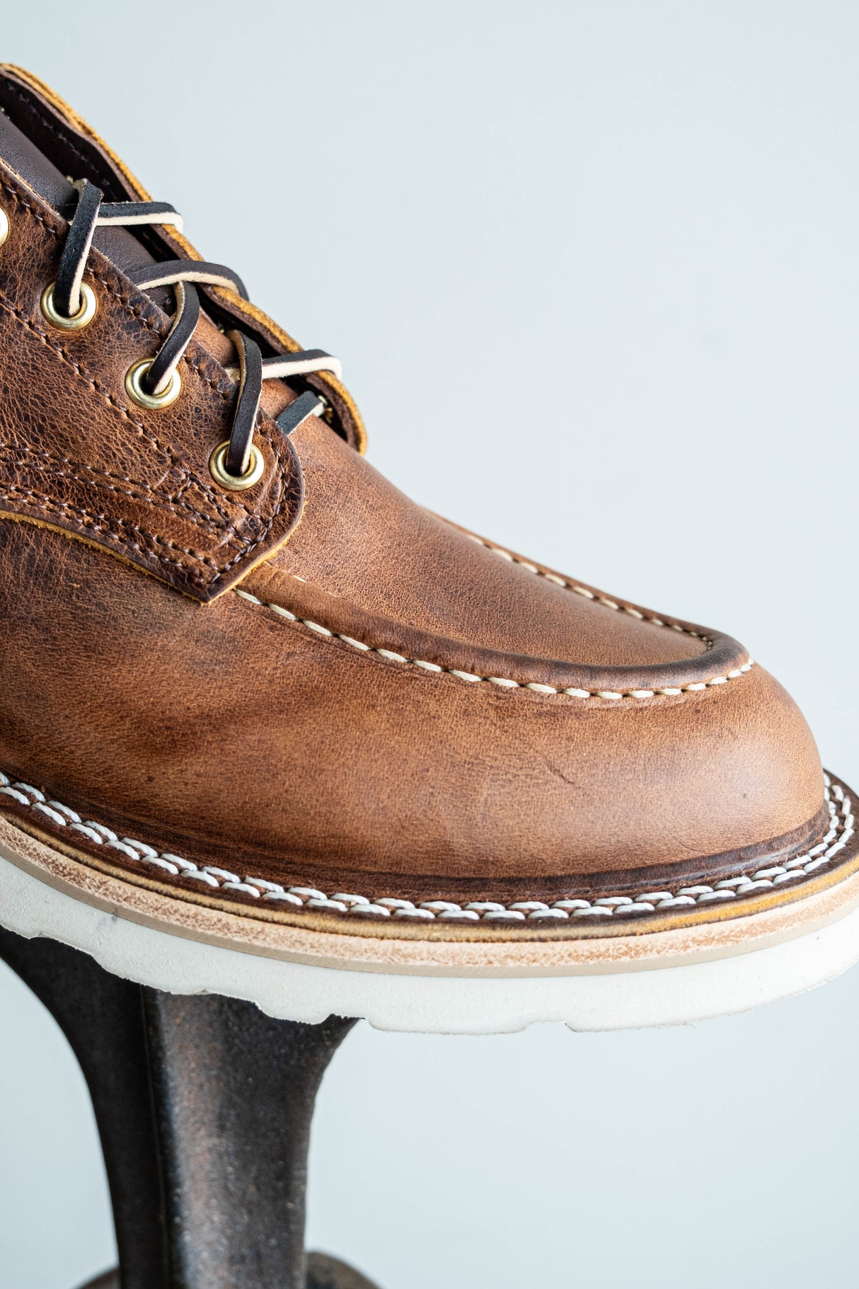 Moc Toe Comstock